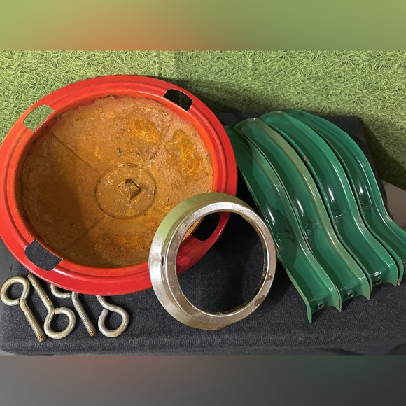 Vintage Christmas Tree Stand Metal Red and Green With Box Complete Handy Things - Picture 4 of 5